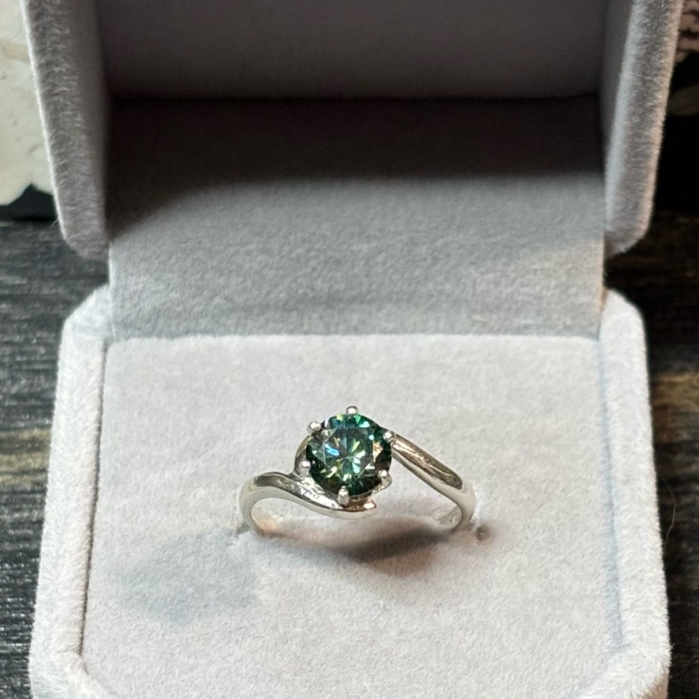 Certified 1.20CT Blue Green Round Moissanite in 925 Sterling Silver setting 6.5